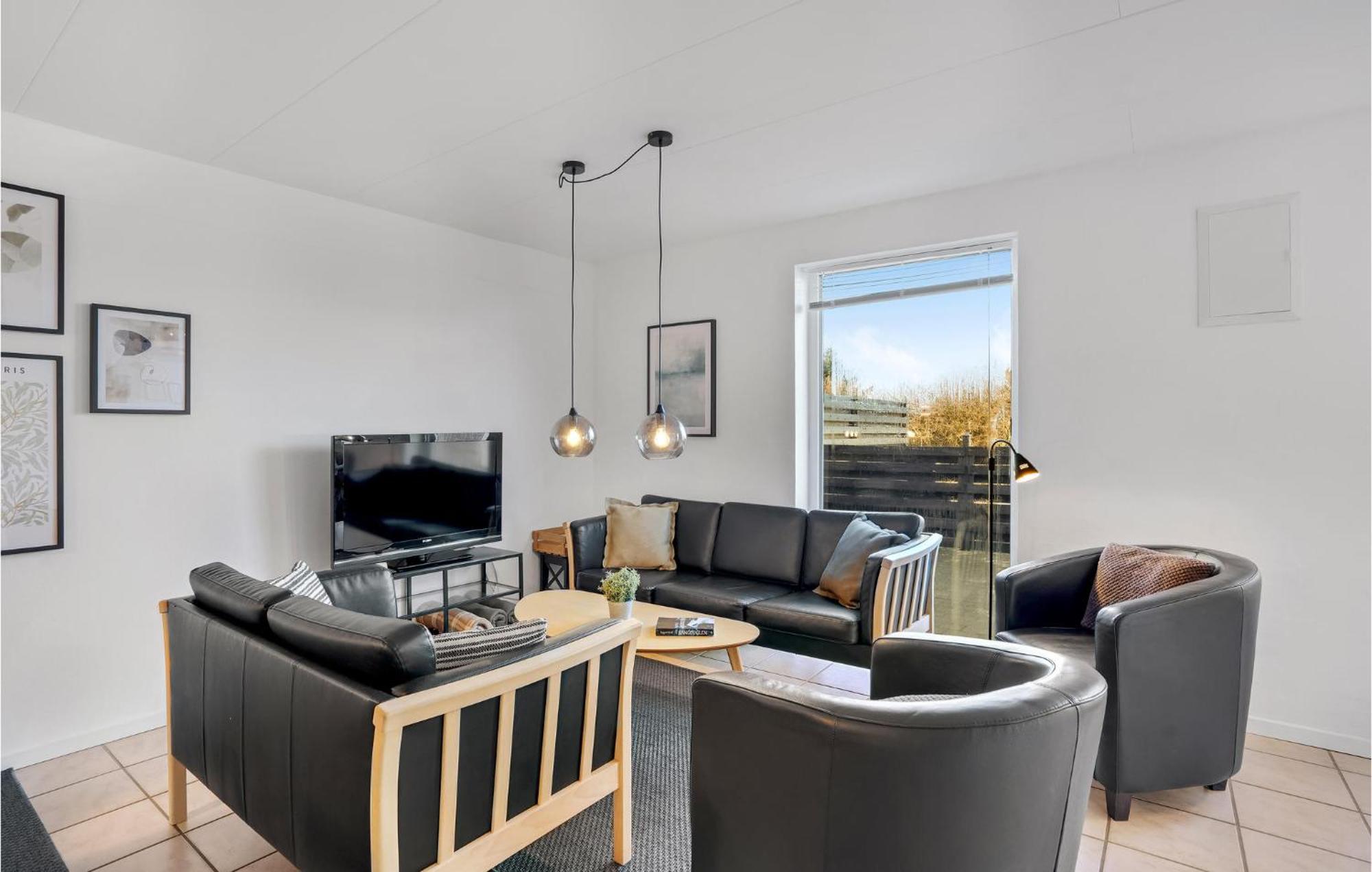 Amazing Home In Hvide Sande With Wifi Bjerregard Bagian luar foto