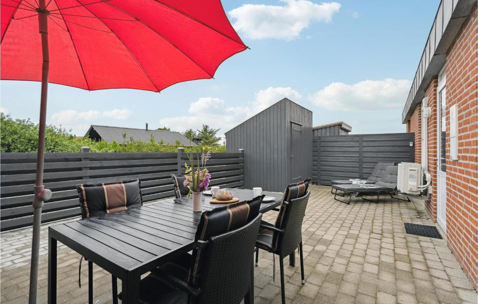Amazing Home In Hvide Sande With Wifi Bjerregard Bagian luar foto